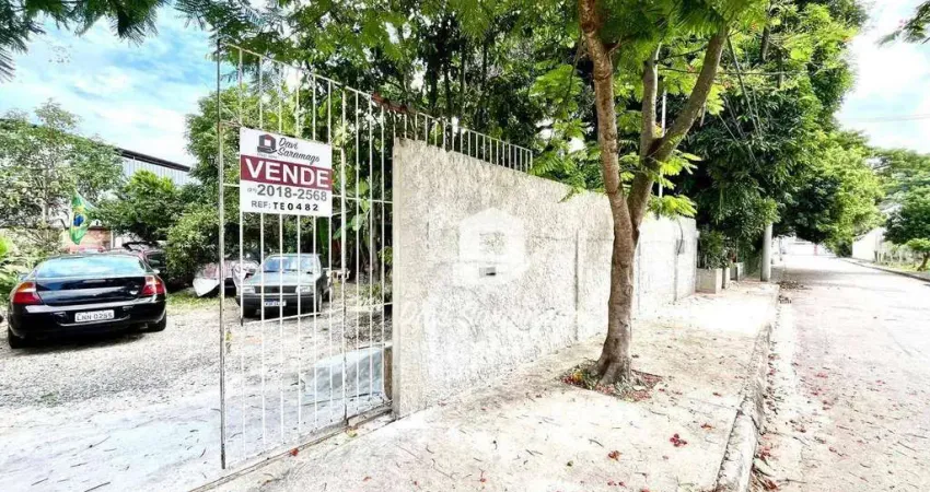 Terreno à venda na Rua Trinta e Cinco, Serra Grande, Niterói