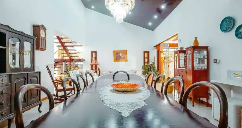 Casa com 4 quartos à venda, 520 m² por R$ 2.600.000 - São Francisco - Niterói/RJ