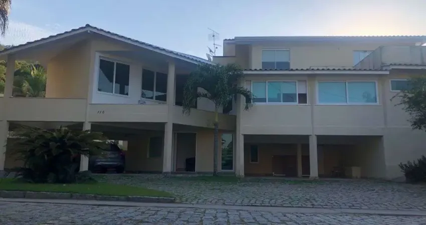 Casa com 6 dormitórios à venda, 600 m² por R$ 3.200.000,00 - Itaipu - Niterói/RJ