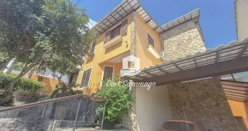 Casa de alto padrão em condomínio no coração de São Gonçalo !