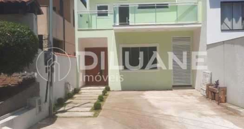Casa com 2 quartos à venda na Rua dos Acadêmicos, Piratininga, Niterói