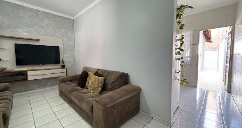 Casa com 3 Dormitórios em Excelente Localização