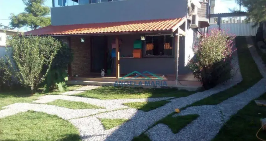 Casa com 4 dormitórios à venda, 220 m² por R$ 525.000,00 - Extensão Serramar - Rio das Ostras/RJ
