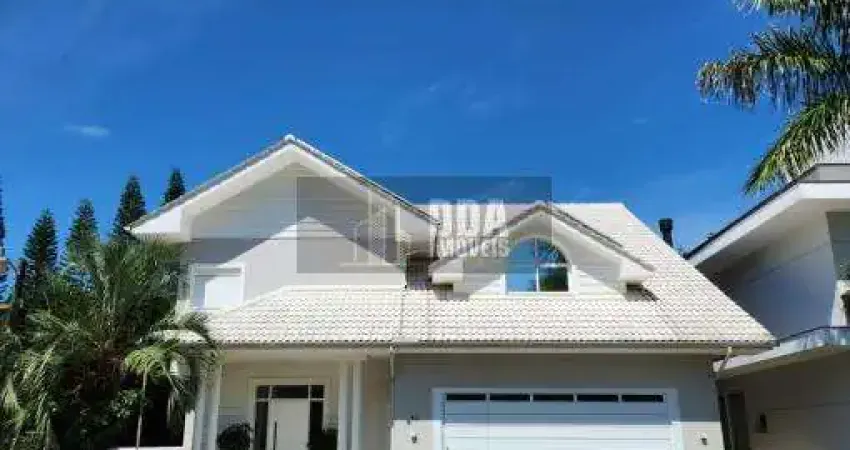 Casa a venda em condomínio fechado em jurerê internacional.
