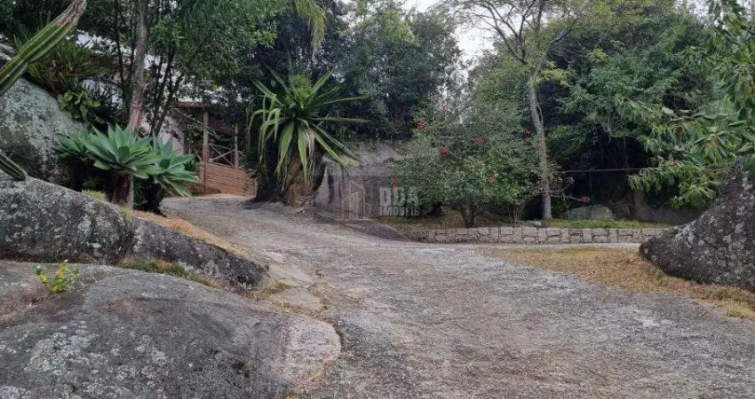 Casa a Venda em Florianópolis, bairro Cachoeira do Bom Jesus