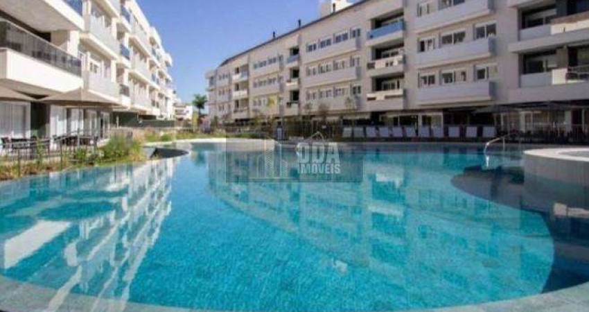 Apartamento Duplex com três suítes em Condomínio Clube / Jurerê