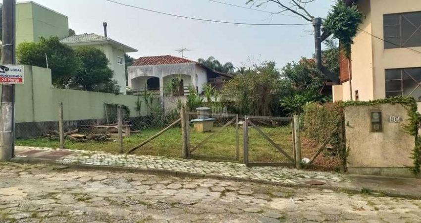 Lindo terreno , totalmente plano, na Ponta  de Baixo, São José.