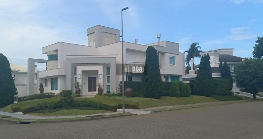 Belíssima casa moderna,4 suites, piscina, Jurerê Internacional