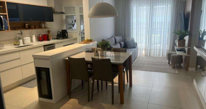 Apartamento com 02 suítes a 50 metros da Praia de Jurerê