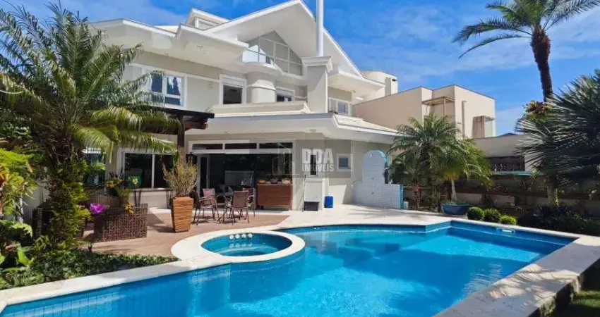 Casa mobiliada com 05 suítes na praia de jurerê internacional