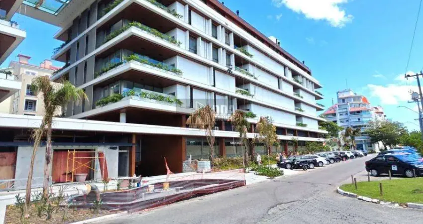 Apartamento novo de alto padrão a 100 metros da Praia de Jurerê