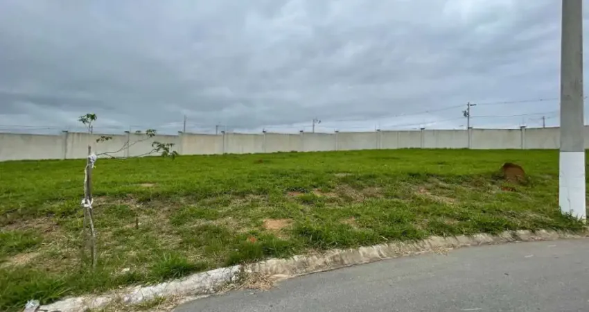 Terreno em condomínio fechado à venda no Vale dos Cristais, Taubaté 