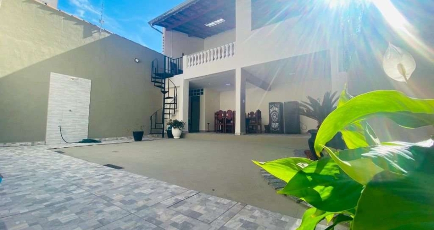 Casa com 3 quartos à venda na Rua Olavo Bilac, Centro, Taubaté
