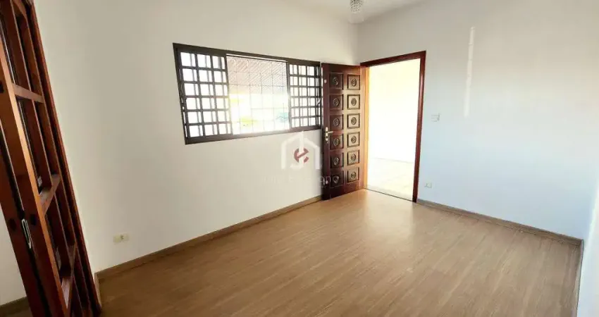 Casa com 4 quartos à venda na Rua Bahia, Jardim dos Estados, Taubaté