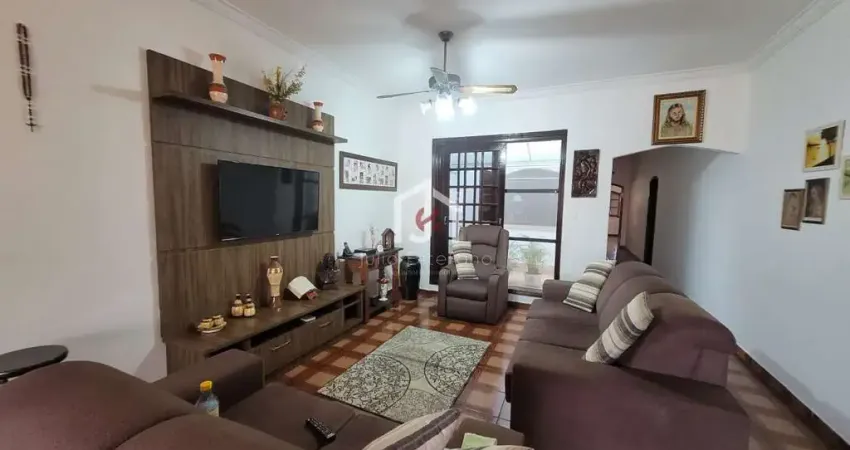 Casa com 3 quartos à venda na Rua José Vicente de Barros, Areao, Taubaté