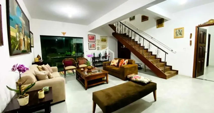 Casa com 3 quartos à venda na Rua Marquês do Herval, Jardim Santa Cruz, Taubaté