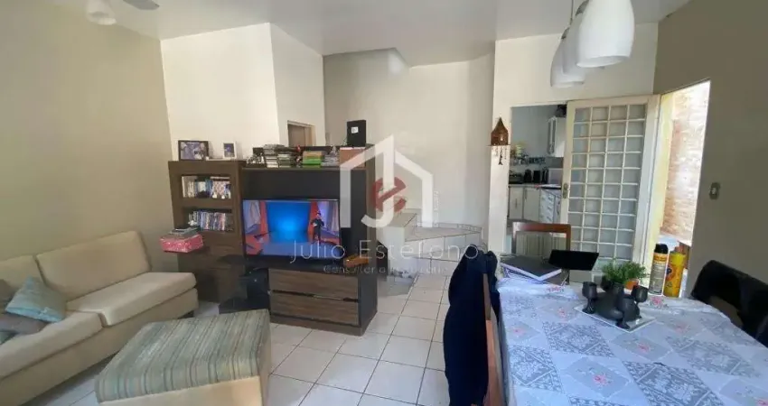 Casa em condomínio fechado com 3 quartos para alugar na Rua Voluntário Benedito Sérgio, Parque São Cristóvão, Taubaté