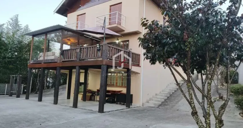 Casa com 4 quartos à venda na Vila Everest, Campos do Jordão 
