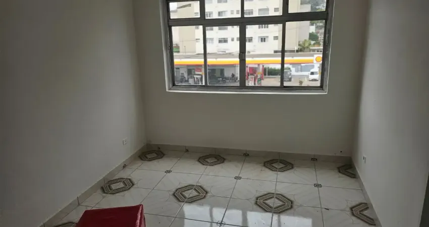 Ao lado do aeropoto de comgonhas, 10 minutos eà pé do shoppimg ibirapuera, em frente ao hospital moriah. aceito caução.