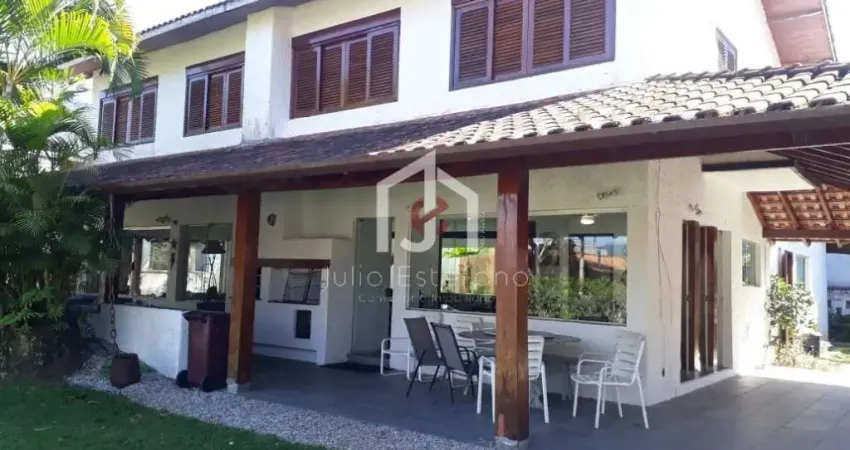 Casa em condomínio fechado com 4 quartos à venda na Praia da Lagoinha, Ubatuba 