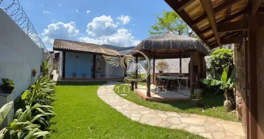 CASA A VENDA NO CENTRO DE UBATUBA S/P