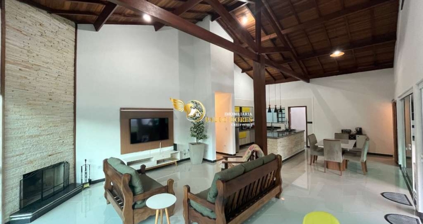 AMPLA CASA RECÉM REFORMADA EM CONDOMÍNIO FECHADO-UBATUBA SP