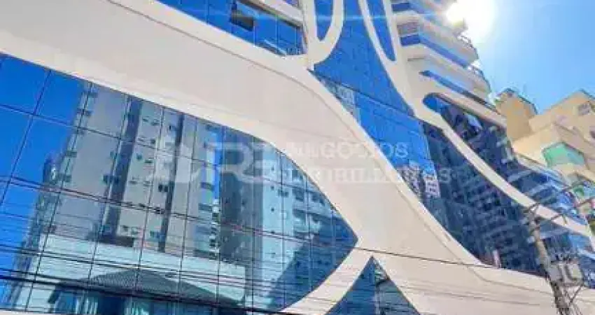 Apartamento com excelente localização, meia praia, itapema - sc