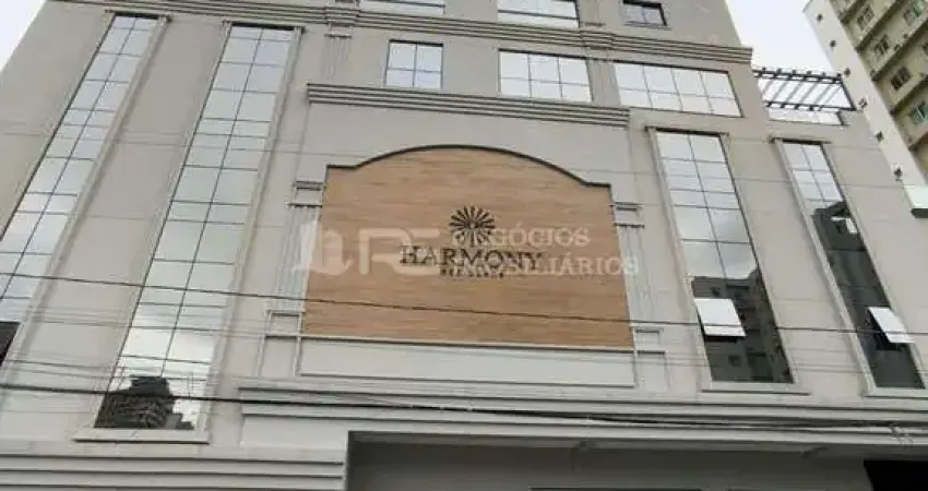 Apartamento à venda em meia praia com 03 suítes, meia praia, itapema - sc