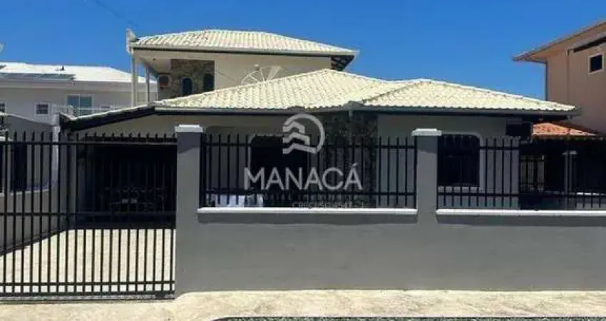 Casa 4 quartos 1 suíte no centro de Barra Velha 700 metros da praia