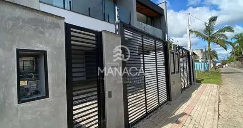 Sobrado alto padrão localizado a 300 metros do mar de piçarras, 3 suítes