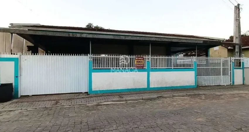 Casa ampla de alvenaria com ponto comercial ramo oficina mecânica