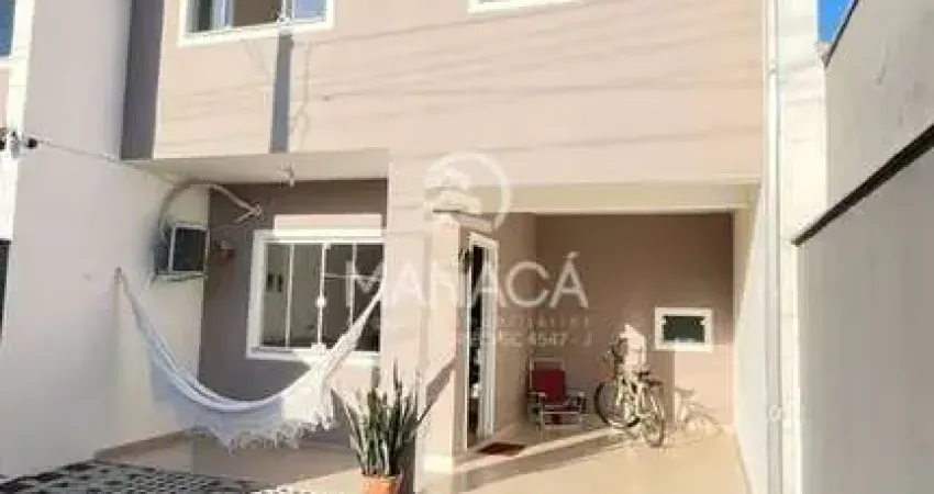 Sobrado 3 dormitórios, um é suíte, no jardim icaraí em barra velha - sc