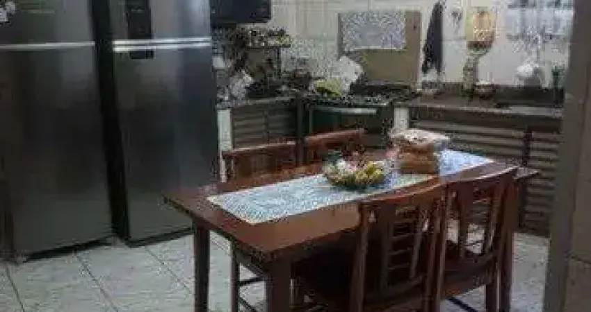 Sobrado com 3 dormitórios à venda, 190 m² por R$ 615.000 - Catiapoã - São Vicente/SP