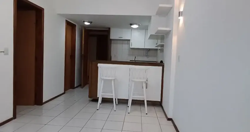 Apartamento de 1/4 e sala na Barra