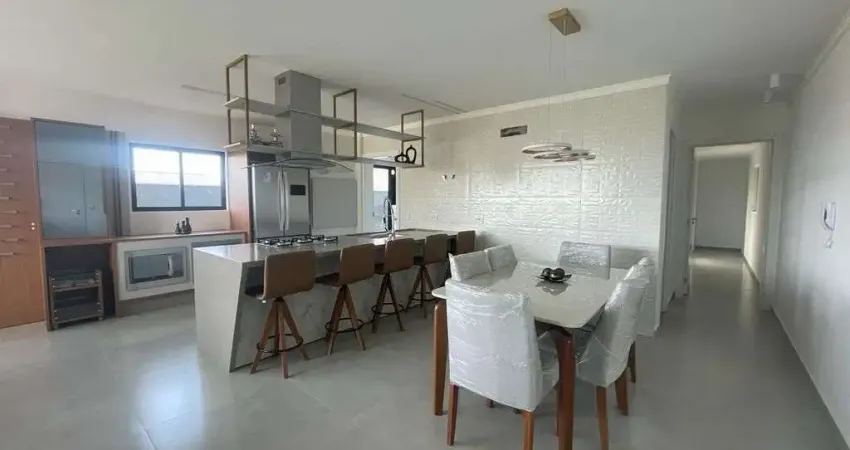 Apartamento quadra mar mobiliado com 3 dormitórios à venda, 169 m² por R$ 2.098.