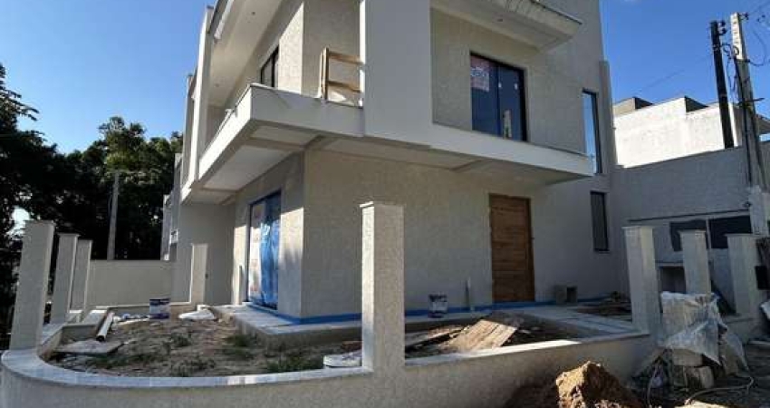 Lindo Sobrado com 3 dormitórios R$750,000,00 a 350m do Mar