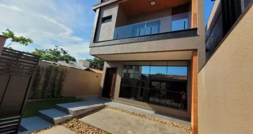 Sobrado novo, pronto para morar, 300 metros da praia, piscina, 3 dormitórios, se