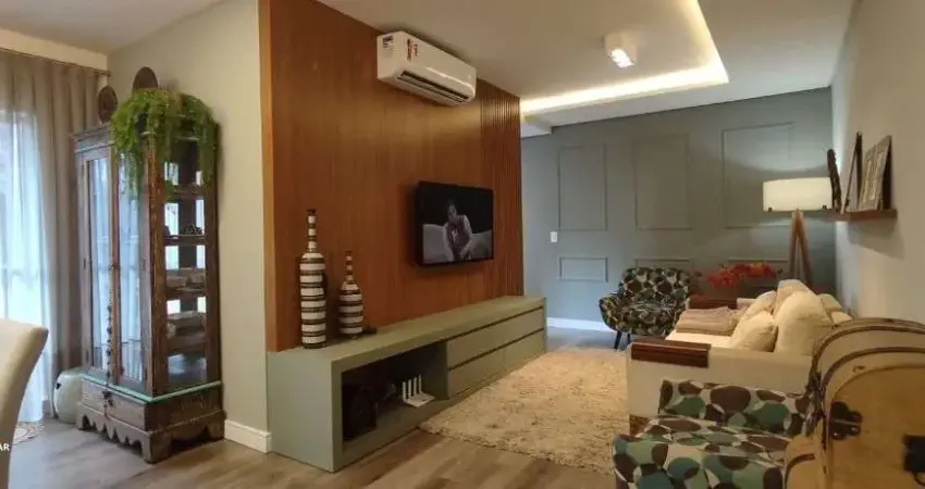 Apartamento Mobiliado a apenas 200m do Mar R$670.000,00