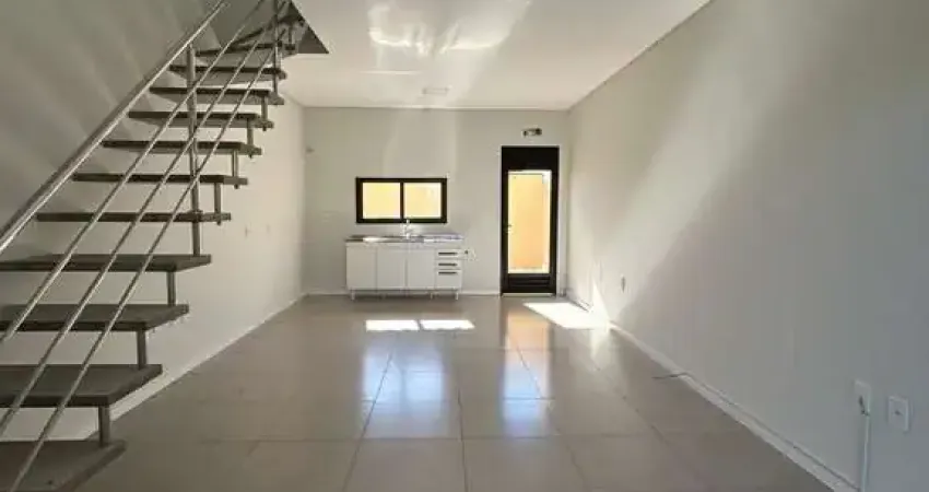 Sobrado com 2 dormitórios à venda, 76 m² por R$ 399.000,00 - Itacolomi - Balneár