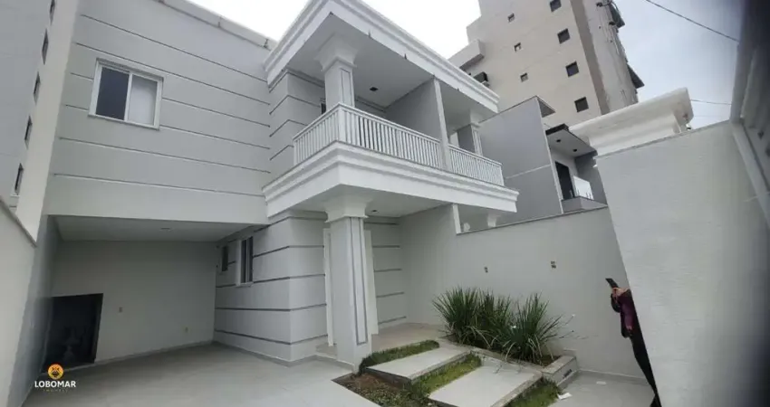 Sobrado com 03 suítes, á apenas 250m do mar, em Itajuba Barra Velha SC! Valor R$