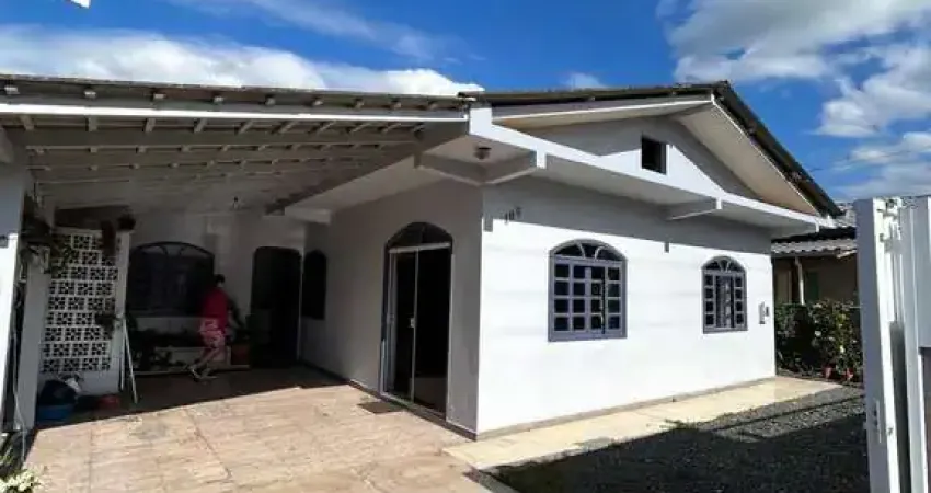 Casa de 140m² no bairro conceição por r$550.000,00 em balneário piçarras-sc