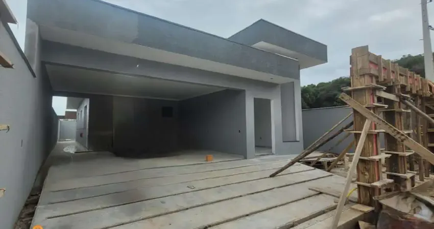 Casa em construção, com design moderno, 3 dormitórios, itajuba, barra velha-sc.
