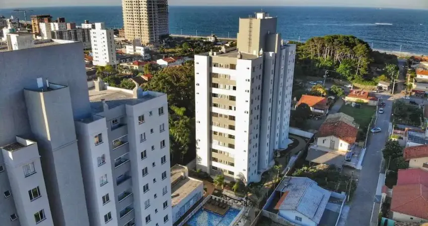 Apartamento mobiliado com dois dormitórios à apenas 200m do mar, à venda - bairr