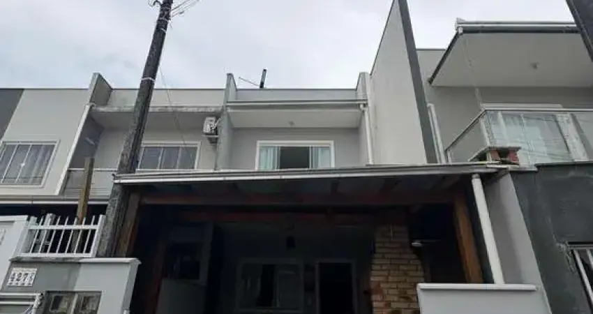 Sobrado mobiliado com 2 dormitórios amplos, itacolomi - balneário piçarras!