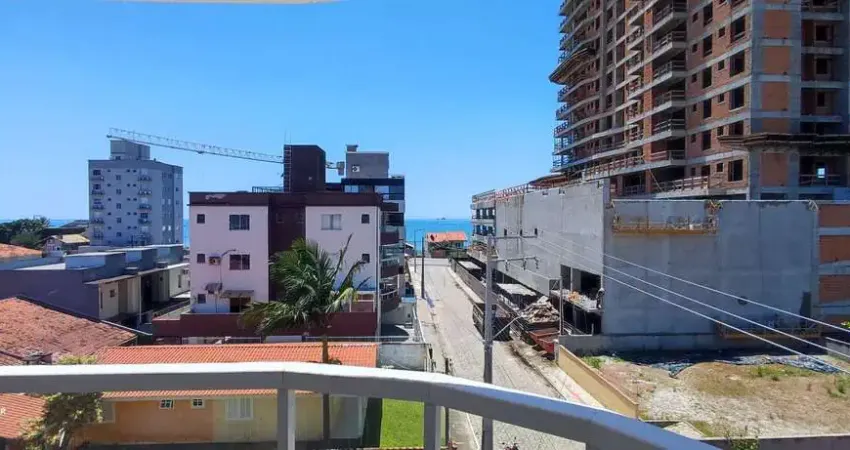 Cobertura com terraço privativo à apenas 150 metros do mar em piçarras - sc