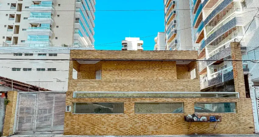 Sobrado no Canto do Forte – 2 Suítes, 1 Vaga e Excelente Localização