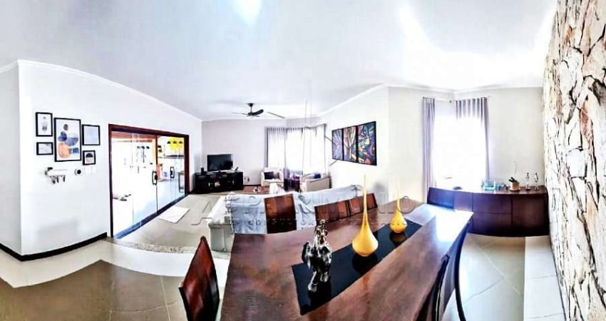 CASA,3 Dormitorio(s) bairro Siriema
