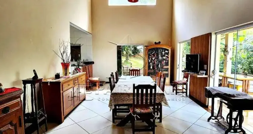SOBRADO EM CONDOMINIO COM 2 DORMS SENDO 1 SUITE;  VOTORANTIM