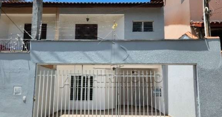 CASA ASSOBRADADA SÃO CARLOS COM 2 QUARTOS E UMA SUITE
