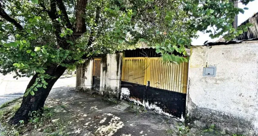 CASA TERREA COM 3 QUARTOS SENDO 1 SUITE